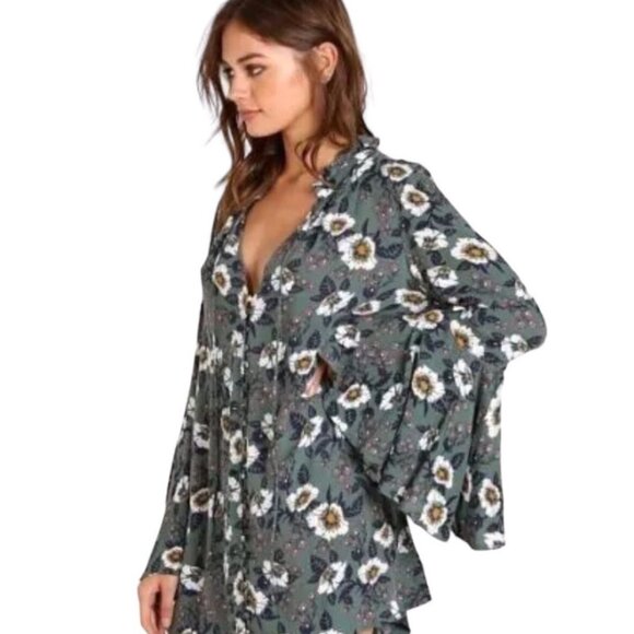 Free People Dresses & Skirts - Free People Magic Mystery Tunic Floral Bell Sleeve V-Neck Dress Size L
